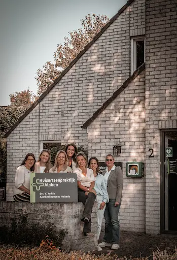 Huisartsenpraktijk Alphen / Huisarts in Alphen/ Apotheek in Alphen